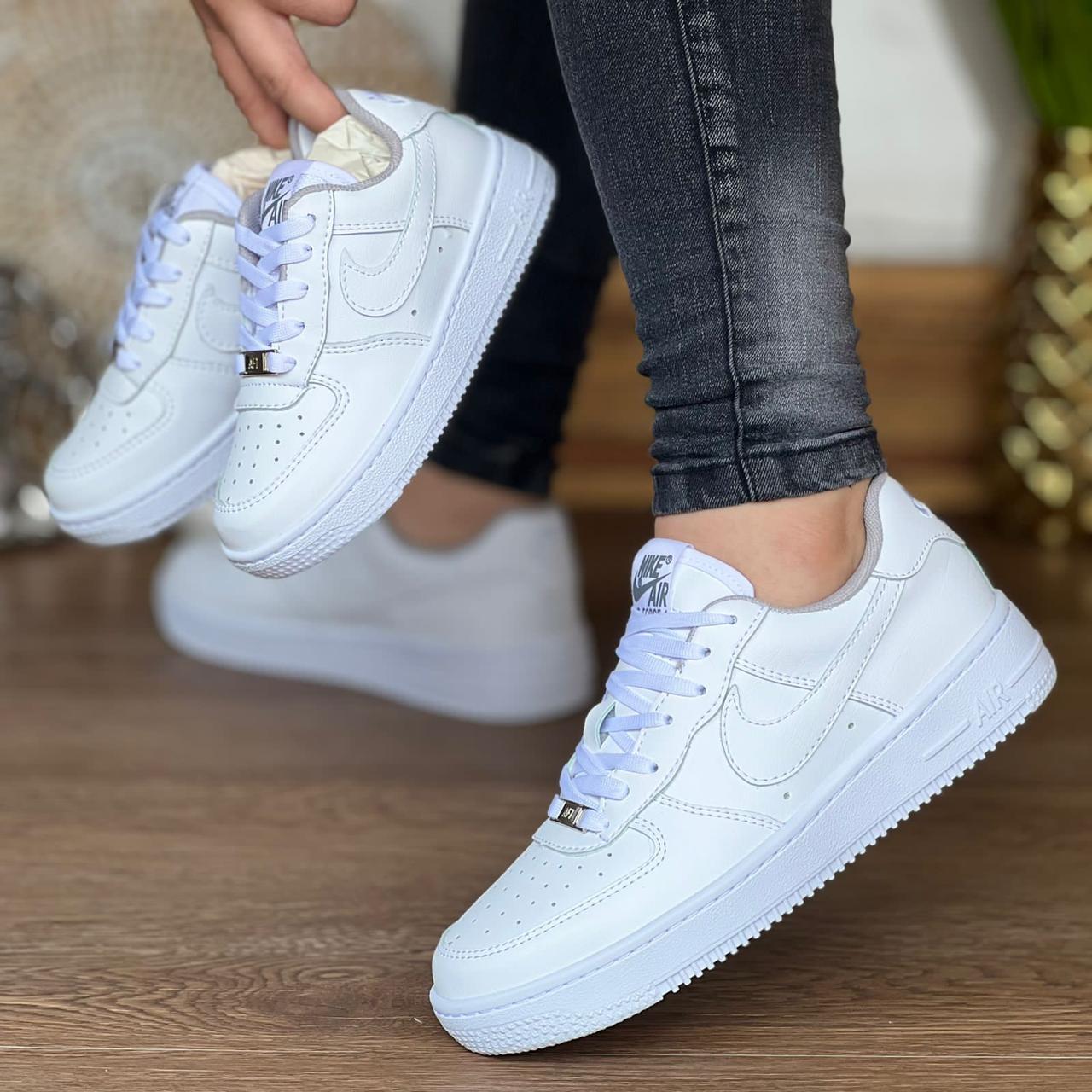 NIÑOS ZAPATILLA NIKE AIR FORCE 1 CORTE BAJO